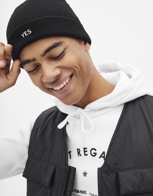 Bonnet en maille à message